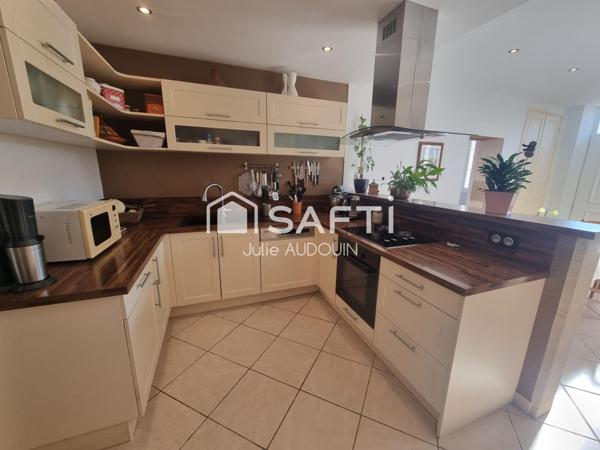 Sublime bâtisse en pierre de 183 m² à Migron, idéalement située entre Cognac, Matha et Saint-Jean-d’Angély