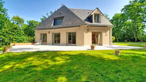 Maison d'architecte à Saint-Avertin, 220 m², 6 chambres, Parc arboré de 5 400 m²