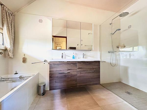 Maison d'architecte à Saint-Avertin, 220 m², 6 chambres, Parc arboré de 5 400 m²