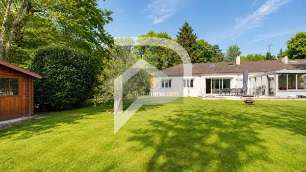Vente                                                      Maison
                        
                     7 pièces                      150 m2                     à La Celle-Saint-Cloud