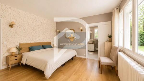 Vente                                                      Maison
                        
                     7 pièces                      150 m2                     à La Celle-Saint-Cloud