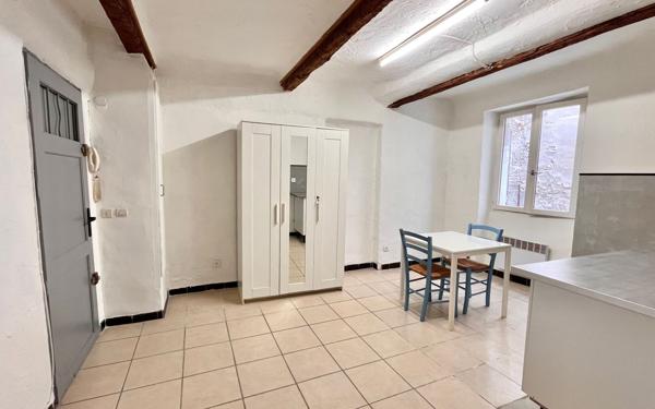 Appartement à vendre    2 pièces • 22 m2 Marseille 6