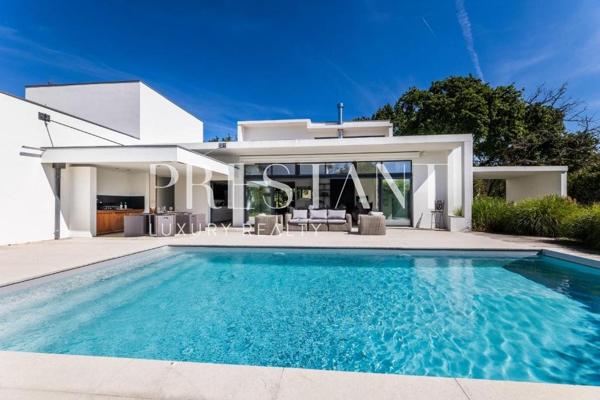 ROMEO – A l’entrée sud de Biarritz – location de vacances avec piscine – 8 personnes, BIARRITZ