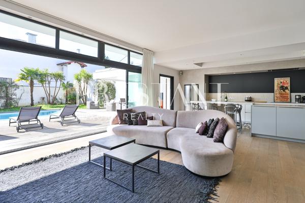 ROMEO – A l’entrée sud de Biarritz – location de vacances avec piscine – 8 personnes, BIARRITZ