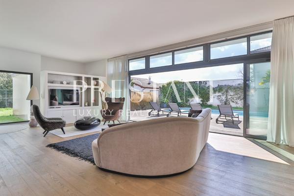 ROMEO – A l’entrée sud de Biarritz – location de vacances avec piscine – 8 personnes, BIARRITZ