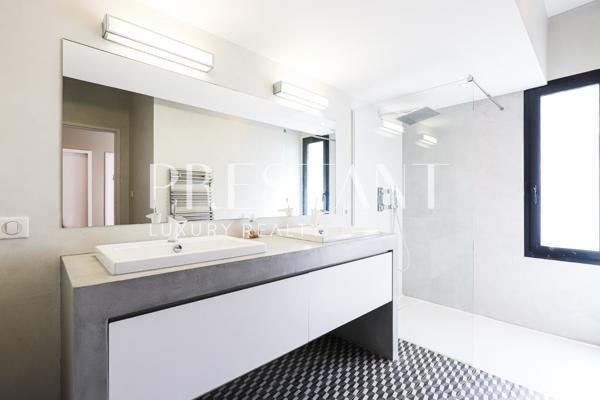ROMEO – A l’entrée sud de Biarritz – location de vacances avec piscine – 8 personnes, BIARRITZ