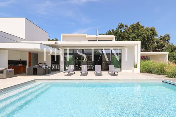 ROMEO – A l’entrée sud de Biarritz – location de vacances avec piscine – 8 personnes, BIARRITZ