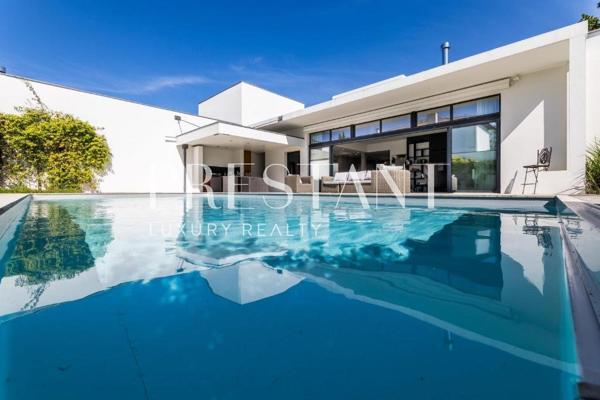 ROMEO – A l’entrée sud de Biarritz – location de vacances avec piscine – 8 personnes, BIARRITZ