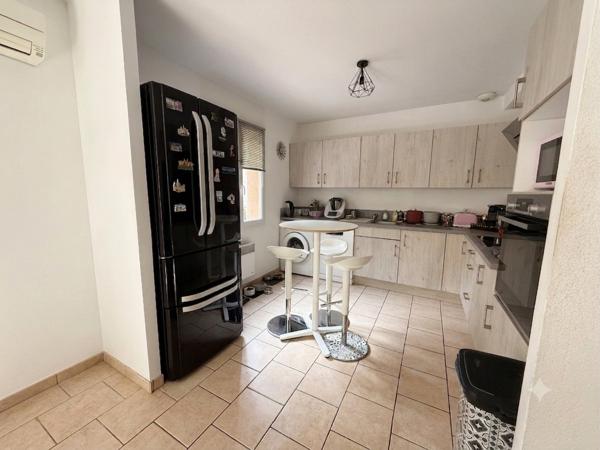 Maison
         5 pièces
        - 98 m² Exclusivité 270 000 € *