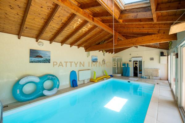 Votre futur maison de famille avec piscine intérieure, cave et grand garage au coeur du village de Civrieux