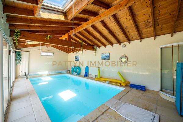 Votre futur maison de famille avec piscine intérieure, cave et grand garage au coeur du village de Civrieux