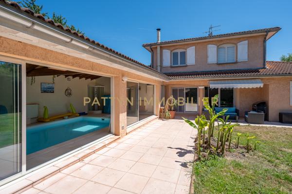 Votre futur maison de famille avec piscine intérieure, cave et grand garage au coeur du village de Civrieux