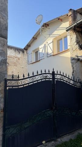 Maison de village avec cour, entièrement réhabilitée!