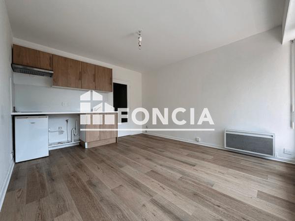 Location Studio 20.23 m² - 4 RUE FRANCK DELMAS La Rochelle 17000