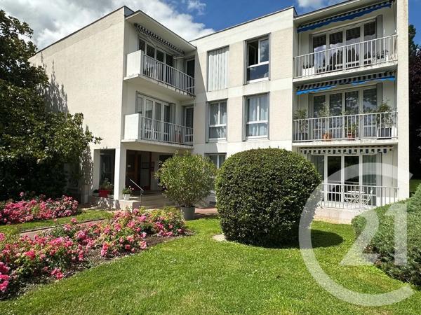 Appartement F4 à vendre  4 pièces - 83,63 m 2   COULOMMIERS  - 77