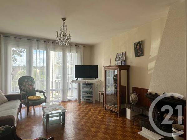 Appartement F4 à vendre  4 pièces - 83,63 m 2   COULOMMIERS  - 77