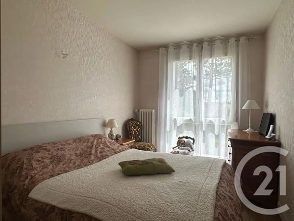 Appartement F4 à vendre  4 pièces - 83,63 m 2   COULOMMIERS  - 77