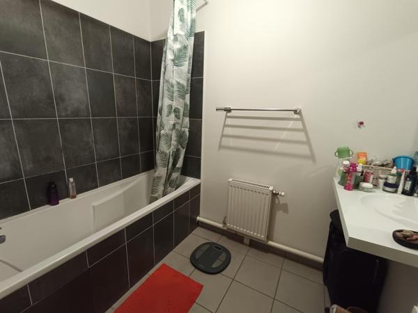 Très beau 3P Récent proche Gare RER