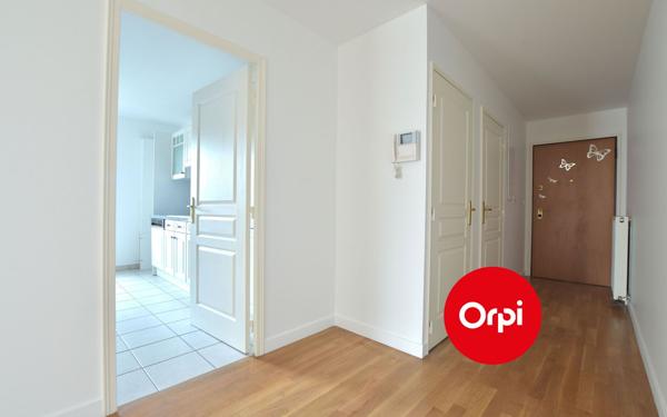 Appartement à louer    4 pièces • 120,04 m2 Tassin-la-Demi-Lune