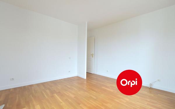 Appartement à louer    4 pièces • 120,04 m2 Tassin-la-Demi-Lune