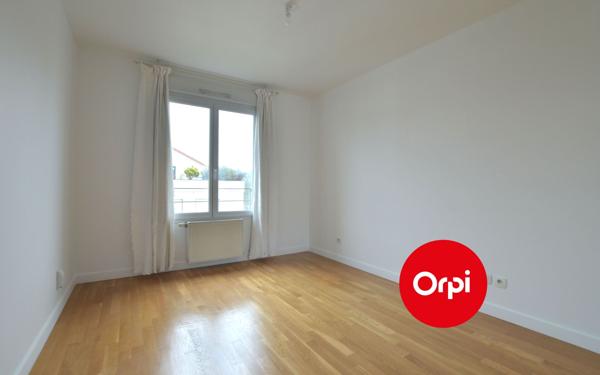Appartement à louer    4 pièces • 120,04 m2 Tassin-la-Demi-Lune