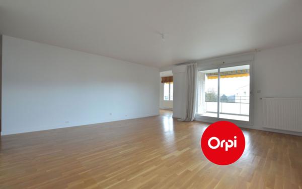 Appartement à louer    4 pièces • 120,04 m2 Tassin-la-Demi-Lune
