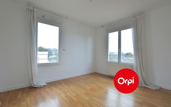 Appartement à louer    4 pièces • 120,04 m2 Tassin-la-Demi-Lune