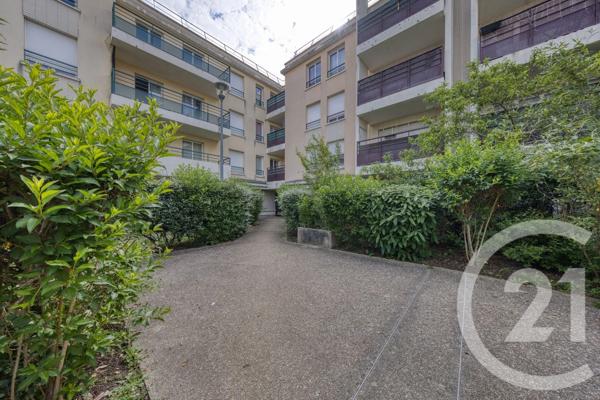 Appartement F5 à vendre  5 pièces - 113,04 m 2   EVRY  - 91