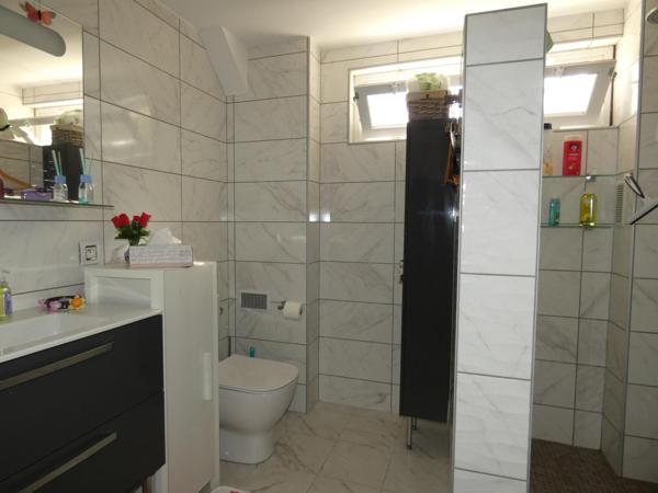 Villa 4 faces d'environ 155m² 5 chambres sur terrain de 583m² avec piscine