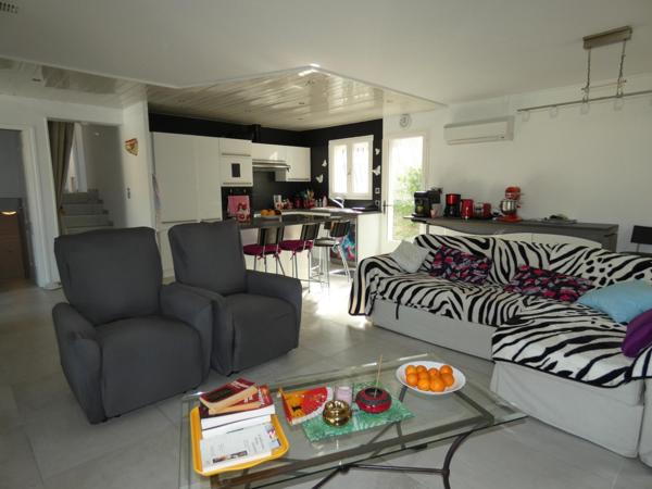 Villa 4 faces d'environ 155m² 5 chambres sur terrain de 583m² avec piscine