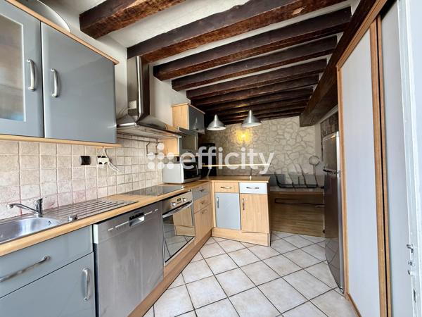 Appartement
         2 pièces
        - 48 m² 146 000 € *