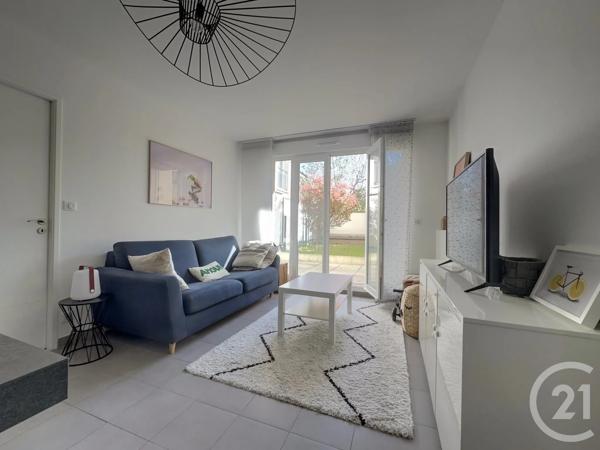 Appartement F2 à vendre  2 pièces - 42,40 m 2   NANTERRE  - 92