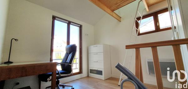 Appartement 2 pièces de 31 m² à Saint-Mandé (94160)