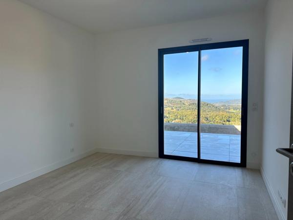 VILLA CONTEMPORAINE à vendre à 8 min de AJACCIO - Magnifique villa de standing avec piscine et vue Mer - Garage fermé