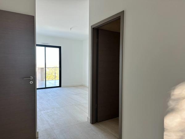 VILLA CONTEMPORAINE à vendre à 8 min de AJACCIO - Magnifique villa de standing avec piscine et vue Mer - Garage fermé