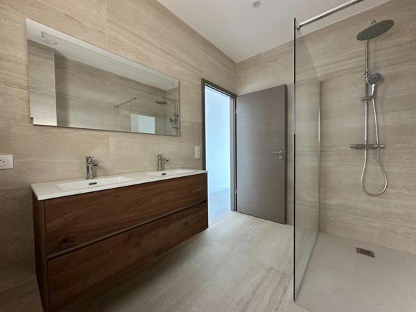 VILLA CONTEMPORAINE à vendre à 8 min de AJACCIO - Magnifique villa de standing avec piscine et vue Mer - Garage fermé