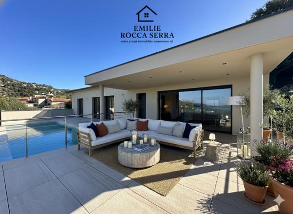 VILLA CONTEMPORAINE à vendre à 8 min de AJACCIO - Magnifique villa de standing avec piscine et vue Mer - Garage fermé