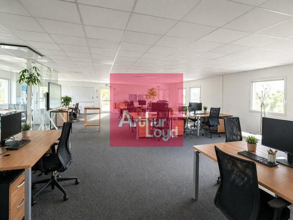 CLERMONT-FERRAND LA PARDIEU A LOUER BUREAUX 1130m² - BATIMENT INDEPENDANT - PARKING 51 PLACES - TERRASSE