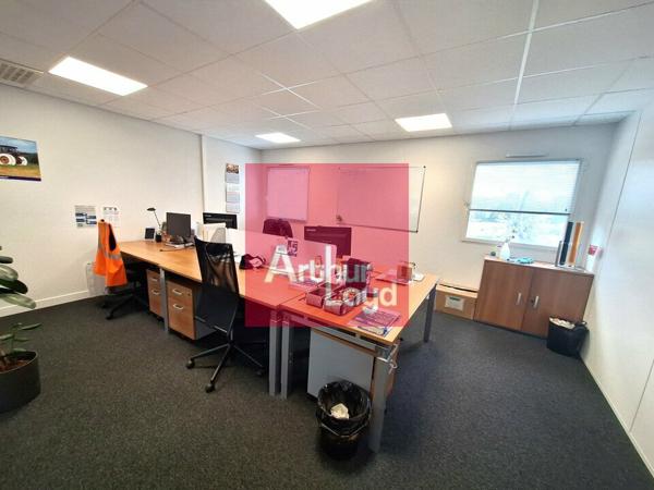 CLERMONT-FERRAND LA PARDIEU A LOUER BUREAUX 1130m² - BATIMENT INDEPENDANT - PARKING 51 PLACES - TERRASSE