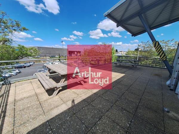 CLERMONT-FERRAND LA PARDIEU A LOUER BUREAUX 1130m² - BATIMENT INDEPENDANT - PARKING 51 PLACES - TERRASSE