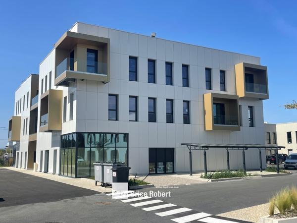 Bureaux neufs à vendre ou à louer à Décines Charpieu avec terrasses