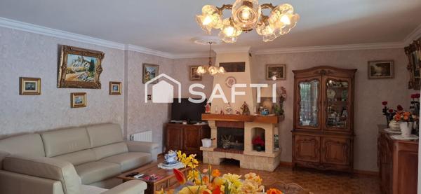 Villa 156 m², terrain 2 200 m², piscine et garages