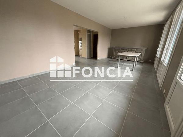 Location Appartement 4 pièces 70.5 m² - 22 RUE D'HARDENCOURT. APPART N°10 Evreux 27000