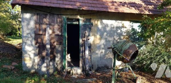A MARAY (41) pour les amoureux de la nature et de l'authenticité, cette longère d'une surface h...