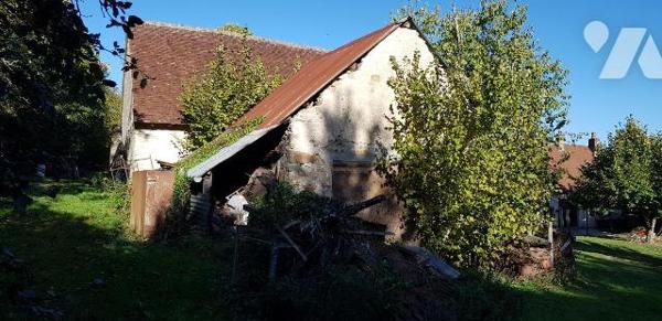 A MARAY (41) pour les amoureux de la nature et de l'authenticité, cette longère d'une surface h...