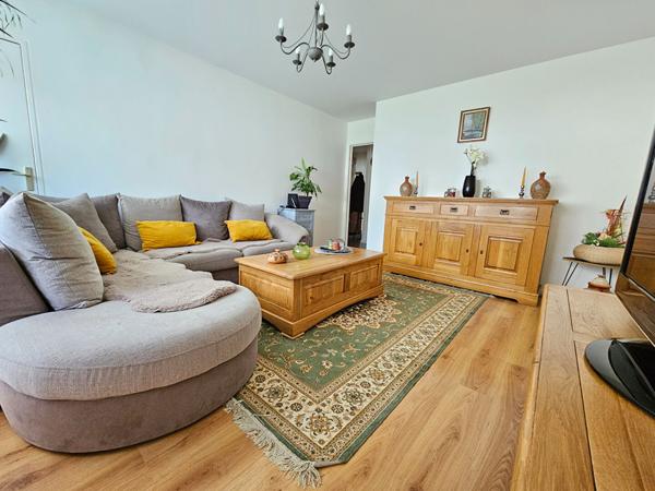 Appartement Meaux 4 pièces - 3 chambres - cellier et place de stationnement.