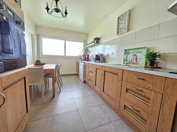 Appartement Meaux 4 pièces - 3 chambres - cellier et place de stationnement.