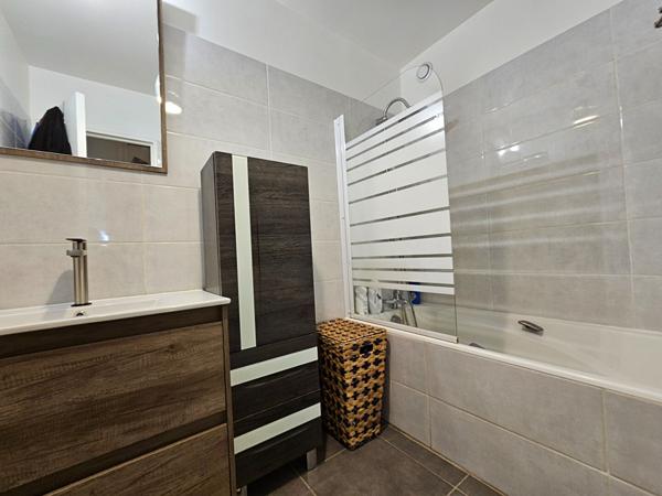 Appartement Meaux 4 pièces - 3 chambres - cellier et place de stationnement.