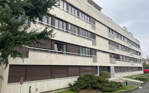 Appartement à vendre    1 pièce • 29,01 m2 Saint-Maur-des-Fossés