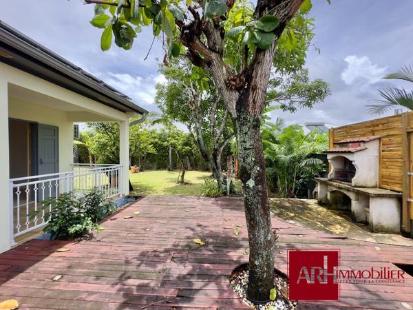 MAISON T4 PLAIN PIED 120 m²de surface utile+ GARAGE FERMÉ –TERRAIN PISCINABLE 504 m²– en bordure du LITTORAL et FOND D’IMPASSE.